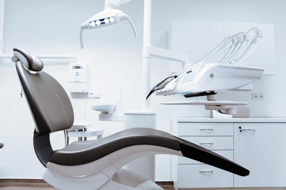A modern, spotless treatment room